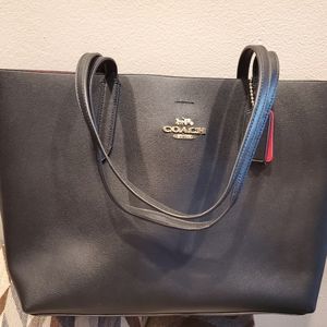 Brand new Coach Bag Size:  17 x 12